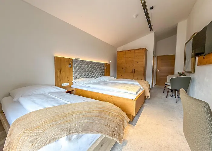 Thurners Boutique Hotel, Grosses Kino Am Tor Zur Grossglocknerstrasse ホテル *