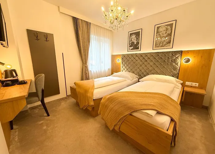Thurners Boutique Hotel, Grosses Kino Am Tor Zur Grossglocknerstrasse *