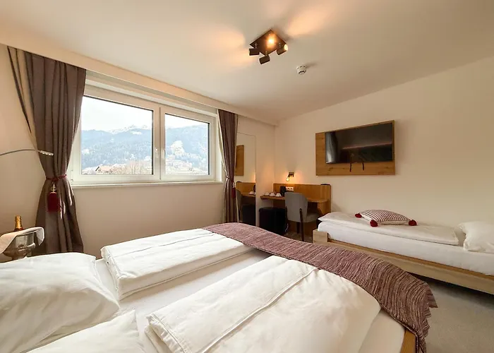 Thurners Boutique Hotel, Grosses Kino Am Tor Zur Grossglocknerstrasse ホテル *